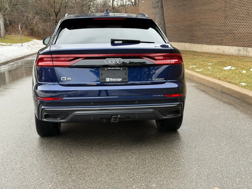 Audi Q8 B&O* 360 CAM* ПАНОРАМА* ОБДУХВАНЕ* МЪРТВА ТОЧКА - изображение 5