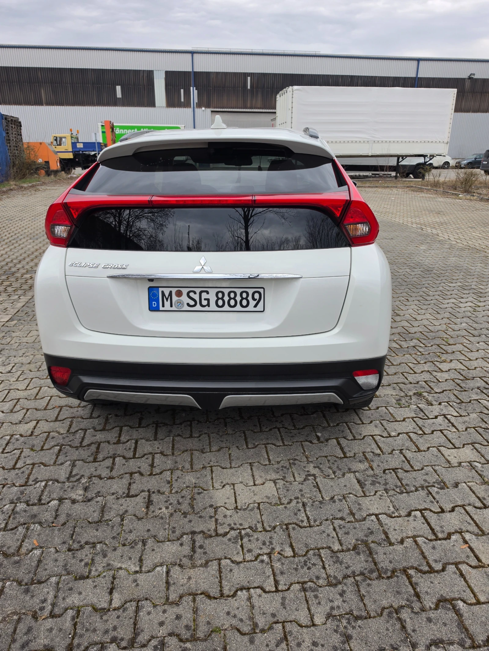 Mitsubishi Eclipse Cross, снимка 4 - Автомобили и джипове - 54070172