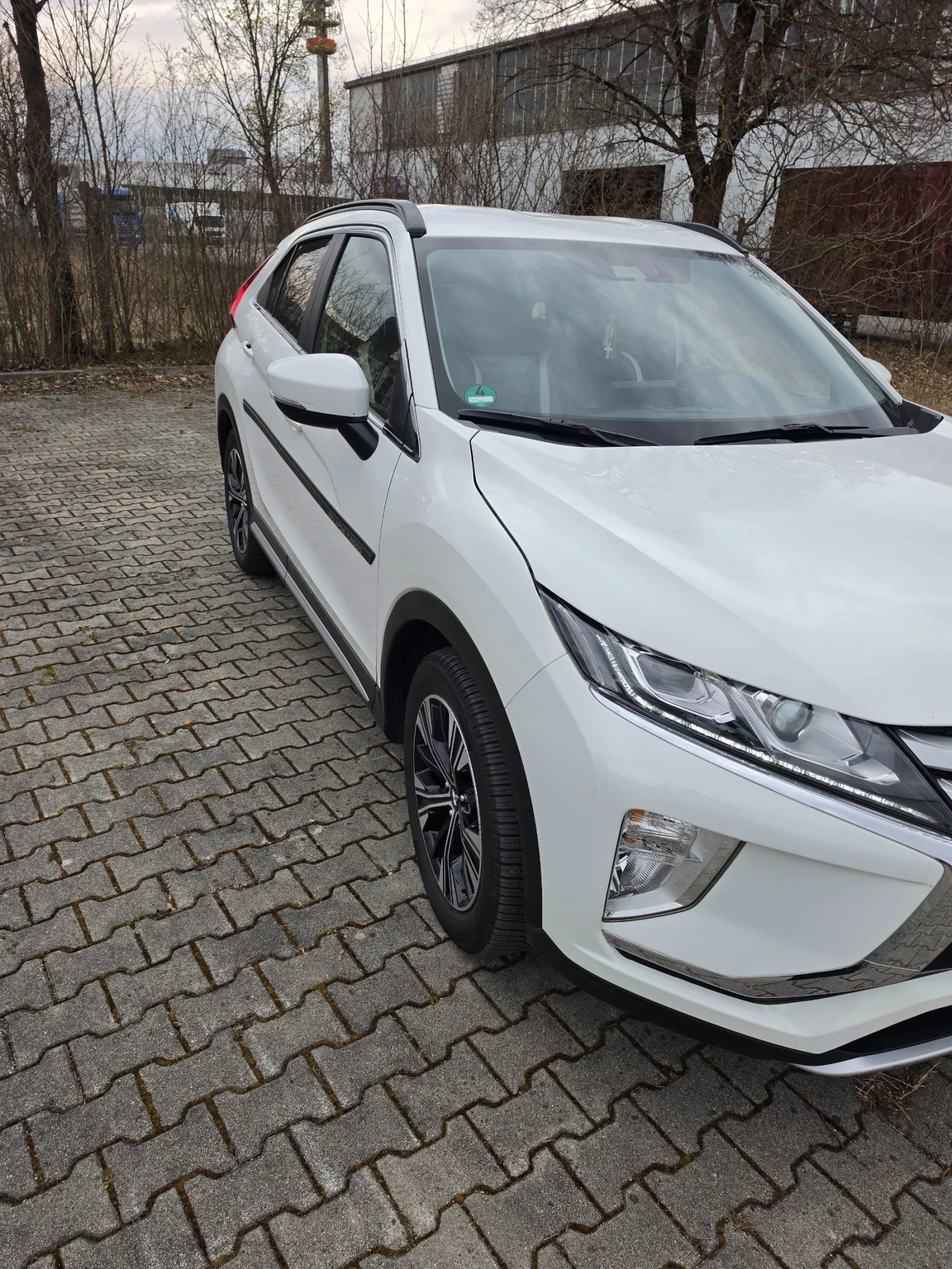 Mitsubishi Eclipse Cross, снимка 3 - Автомобили и джипове - 54070172