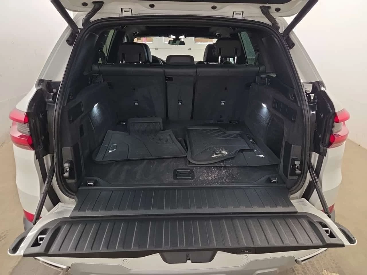 BMW X5 * XDRIVE40I * 2 КЛЮЧА * ПЕРФЕКТНО СЕРВИЗИРАНА * , снимка 15 - Автомобили и джипове - 54340045