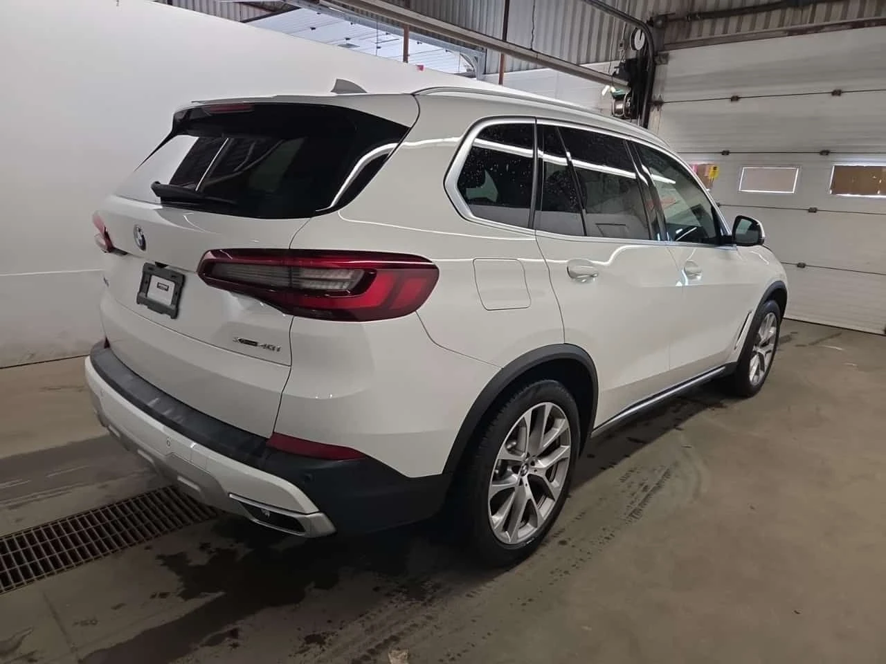 BMW X5 * XDRIVE40I * 2 КЛЮЧА * ПЕРФЕКТНО СЕРВИЗИРАНА * , снимка 3 - Автомобили и джипове - 54340045