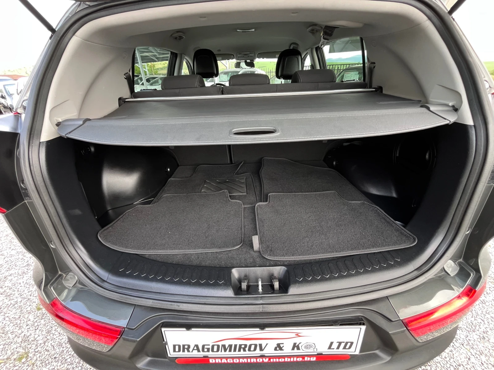 Kia Sportage 1.7Crdi / Plus/ 134.000km, снимка 12 - Автомобили и джипове - 54617768