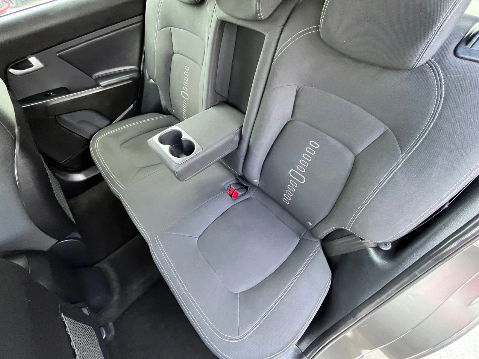 Kia Sportage 1.7Crdi / Plus/ 134.000km, снимка 11 - Автомобили и джипове - 54617768