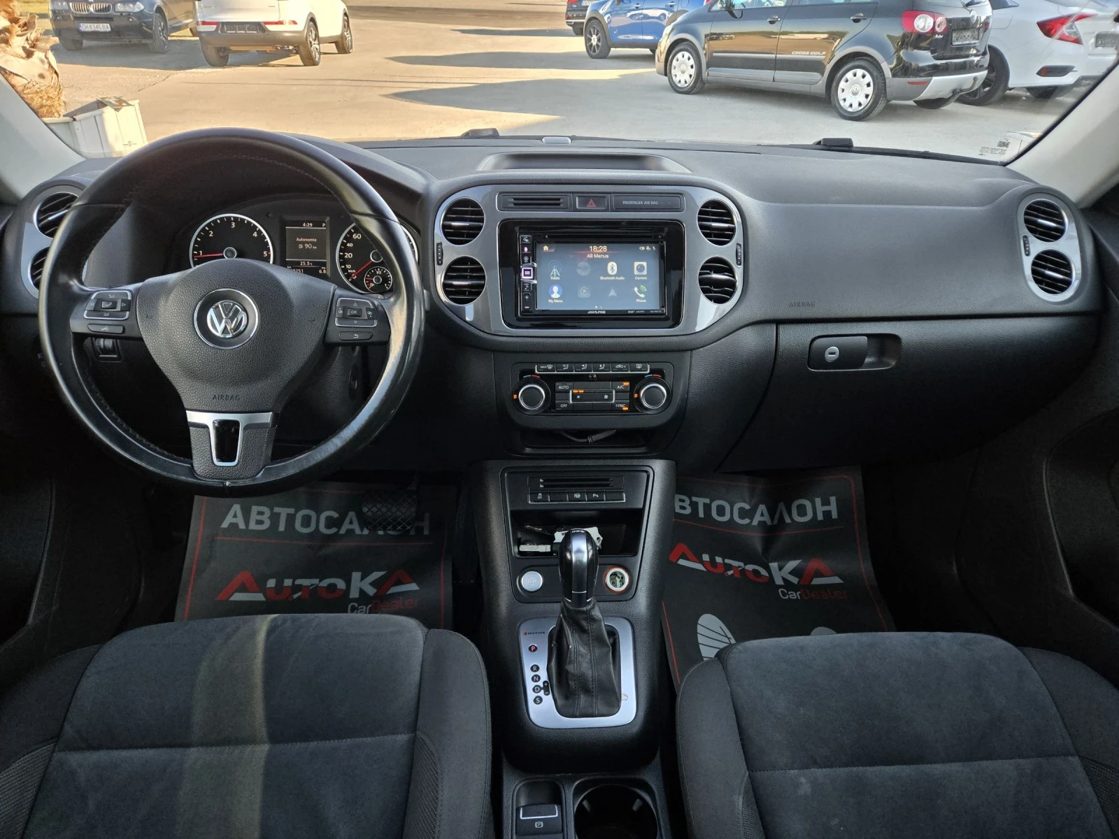 VW Tiguan 2.0TDI-140кс= АВТОМАТ= ПАНО= LED= KEYLESS= 4х4= ТО, снимка 12 - Автомобили и джипове - 56202378