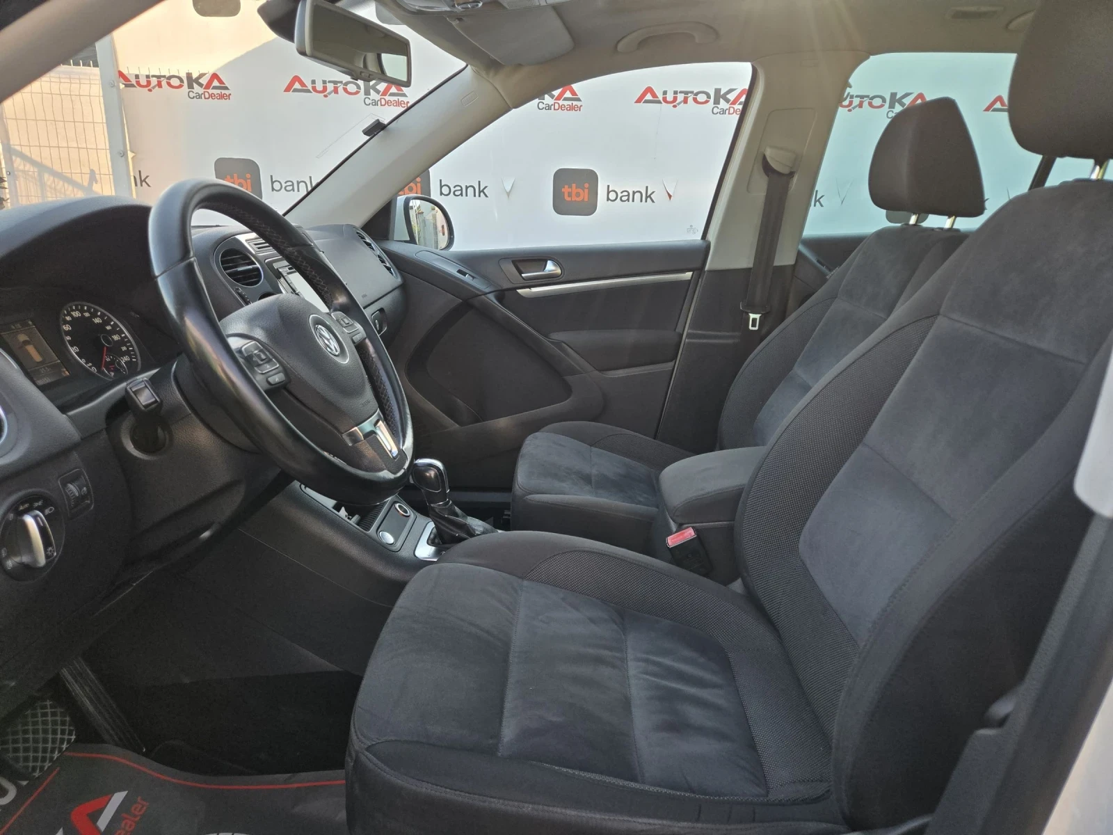 VW Tiguan 2.0TDI-140кс= АВТОМАТ= ПАНО= LED= KEYLESS= 4х4= ТО, снимка 7 - Автомобили и джипове - 56202378