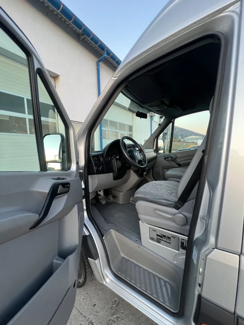 VW Crafter 9-места / Климатроник , снимка 8 - Бусове и автобуси - 47658155