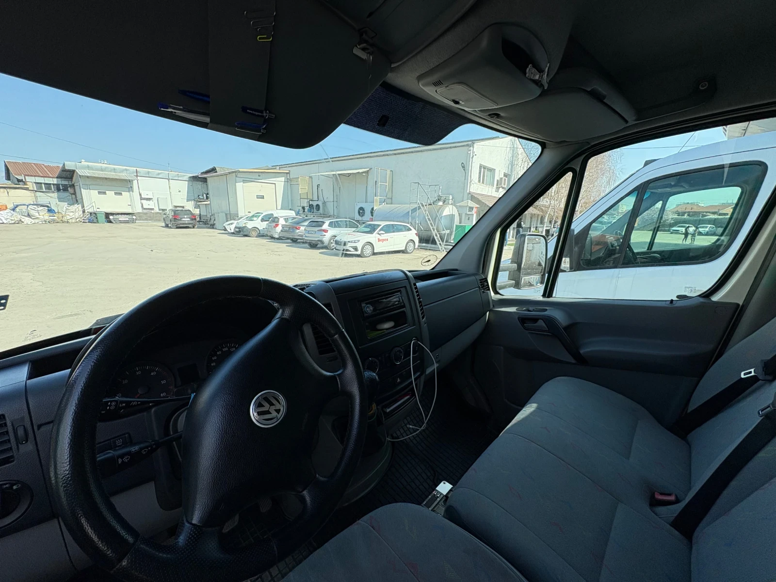 VW Crafter 2.5 136 к.с., снимка 9 - Бусове и автобуси - 53885663