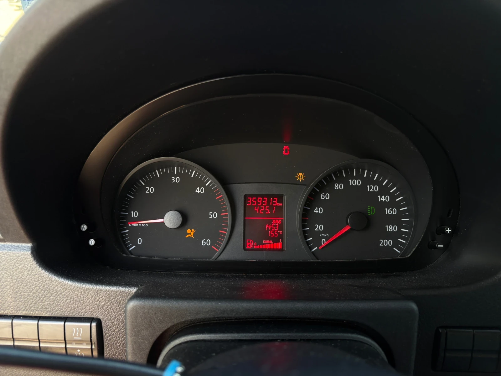 VW Crafter 2.5 136 к.с., снимка 7 - Бусове и автобуси - 53885663