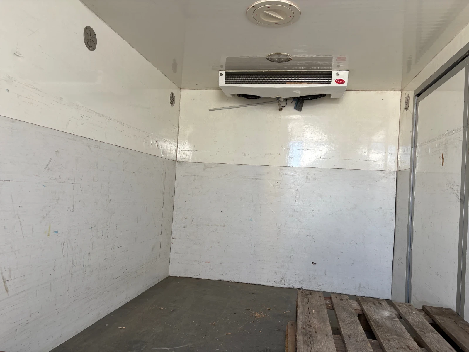 VW Crafter 2.5 136 к.с., снимка 11 - Бусове и автобуси - 53885663