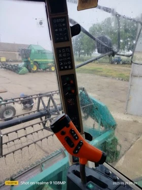 Комбайн John Deere 2264, снимка 5