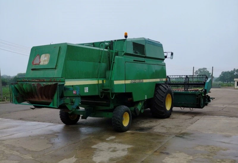 Комбайн John Deere 2264, снимка 4 - Селскостопанска техника - 47246703