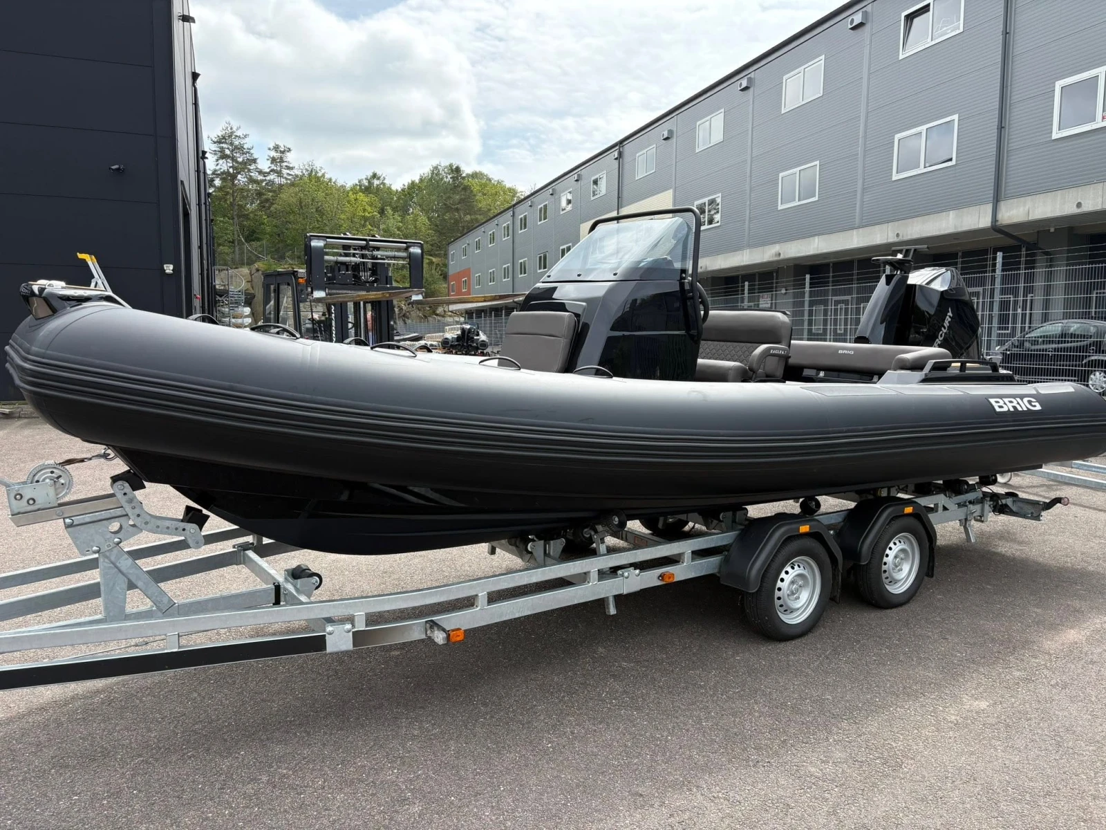 Надуваема лодка Brig N22, снимка 6 - Воден транспорт - 55080416