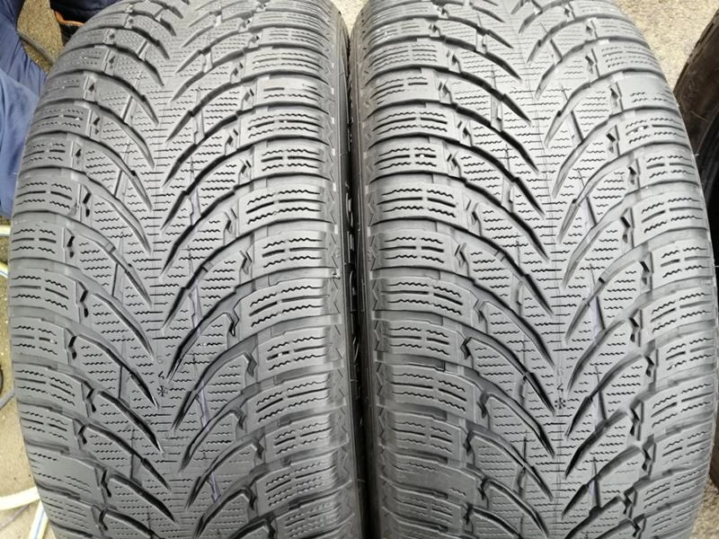 Гуми Зимни 235/55R18, снимка 1 - Гуми и джанти - 34961698