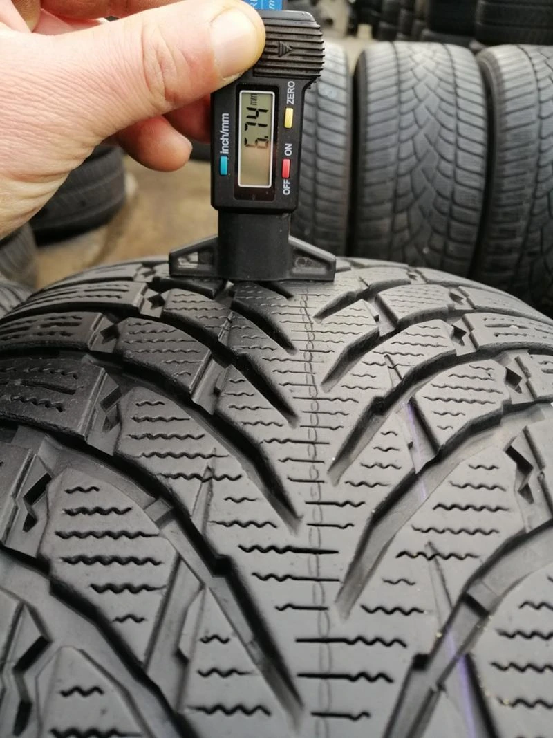 Гуми Зимни 235/55R18, снимка 9 - Гуми и джанти - 34961698