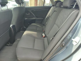 Toyota Avensis 1.8 i панорама , снимка 11