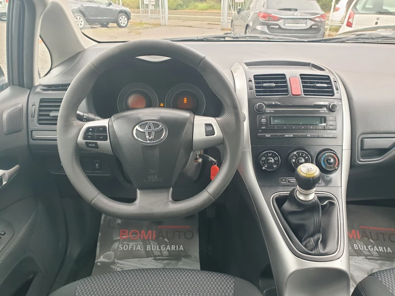 Toyota Auris 1.6i* EURO-5A* KLIMA* , снимка 8 - Автомобили и джипове - 47470758