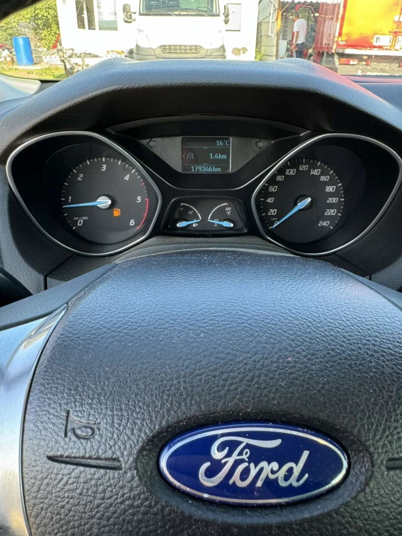 Ford Focus 1.6TDCI, снимка 11 - Автомобили и джипове - 47559746