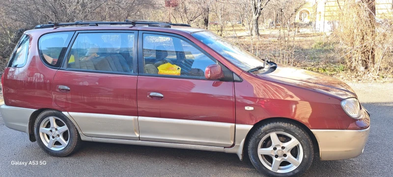 Kia Carens, снимка 3 - Автомобили и джипове - 48292765