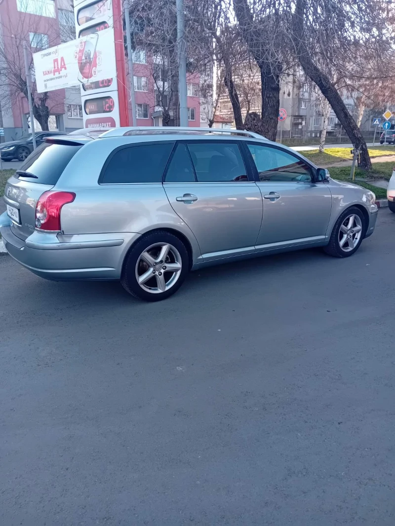 Toyota Avensis, снимка 4 - Автомобили и джипове - 48928224