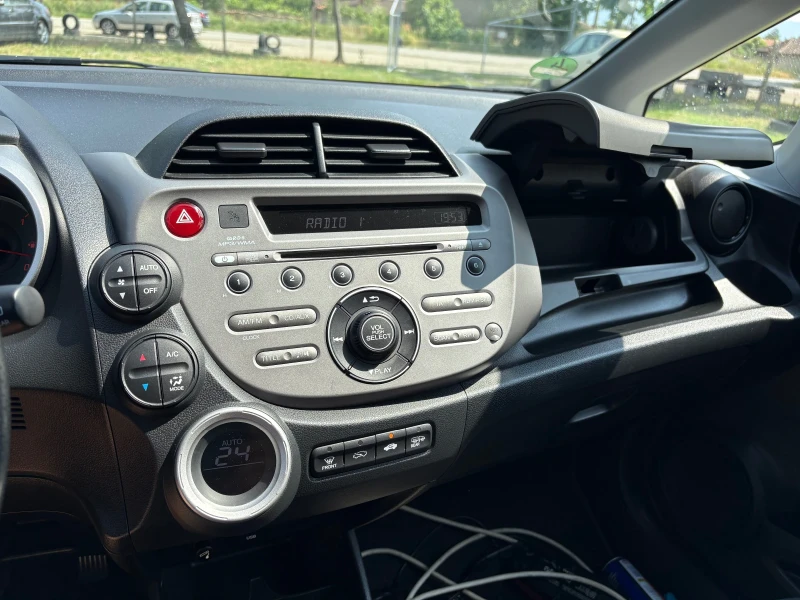 Honda Jazz, снимка 16 - Автомобили и джипове - 52469483