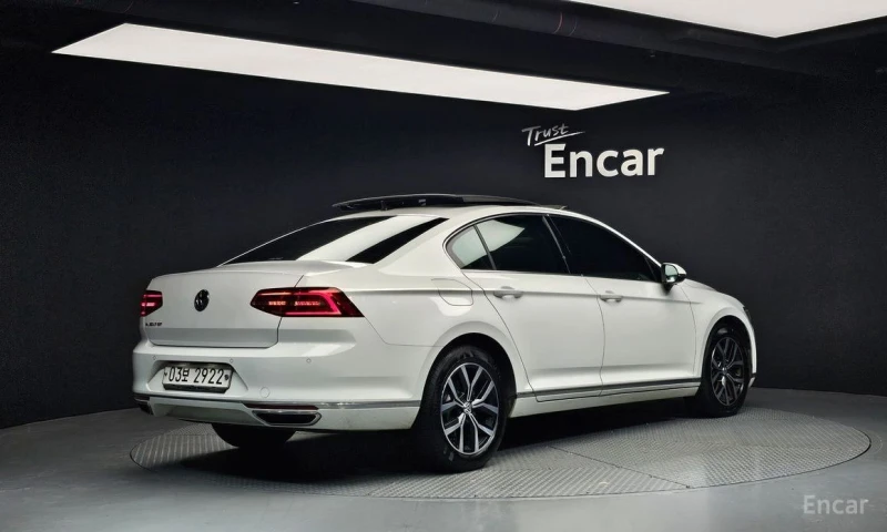 VW Passat, снимка 2 - Автомобили и джипове - 53166797