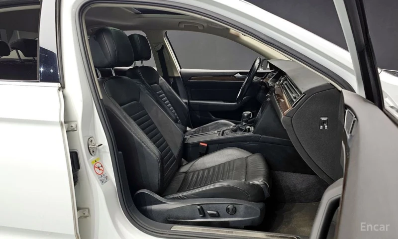 VW Passat, снимка 10 - Автомобили и джипове - 53166797