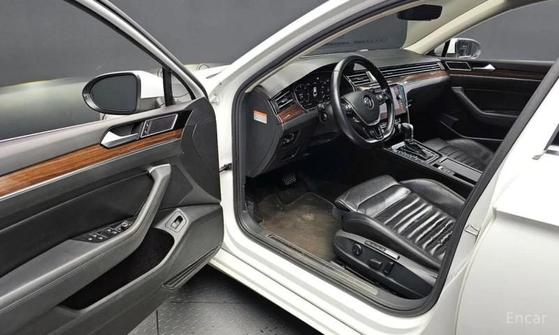 VW Passat, снимка 11 - Автомобили и джипове - 53166797