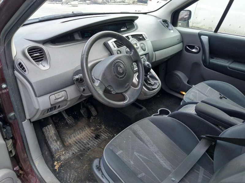 Renault Scenic 1.9 dci НА ЧАСТИ, снимка 11 - Автомобили и джипове - 44157121