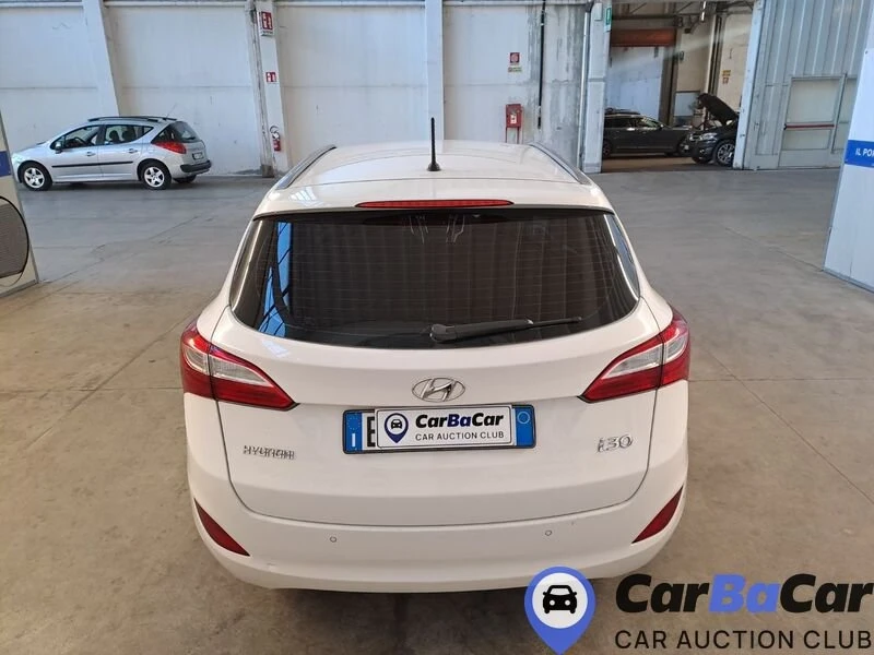 Hyundai I30 SW 1.4i Comfort Газов Инжекцион - КАТО  НОВА!!!, снимка 5 - Автомобили и джипове - 52889619