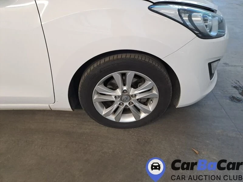 Hyundai I30 SW 1.4i Comfort Газов Инжекцион - КАТО  НОВА!!!, снимка 7 - Автомобили и джипове - 52889619