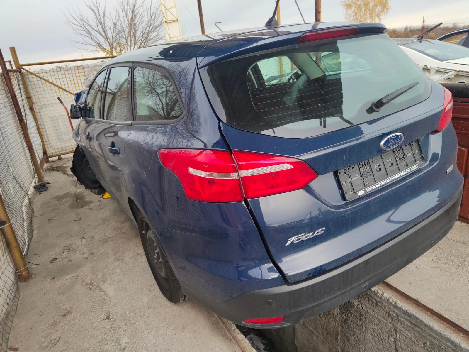 Ford Focus 1.0i - изображение 6