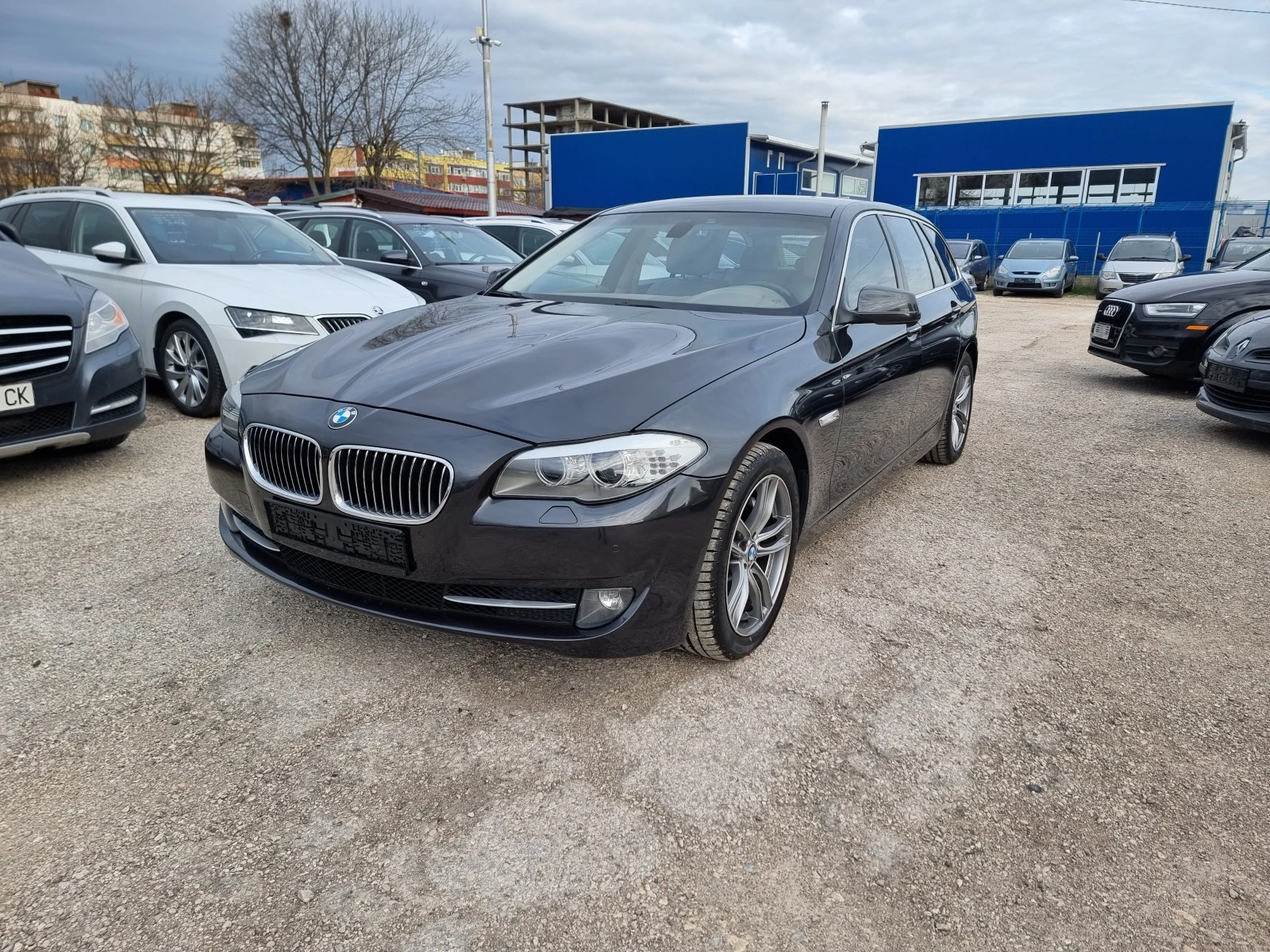 BMW 530 3.0D F11 - изображение 2