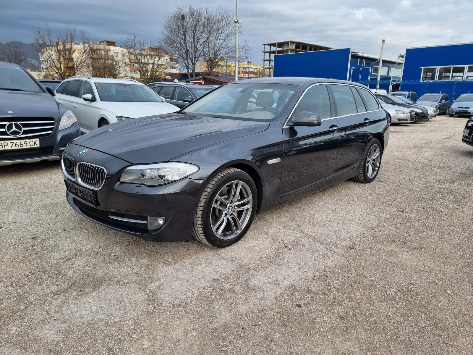 BMW 530 3.0D F11 - изображение 3