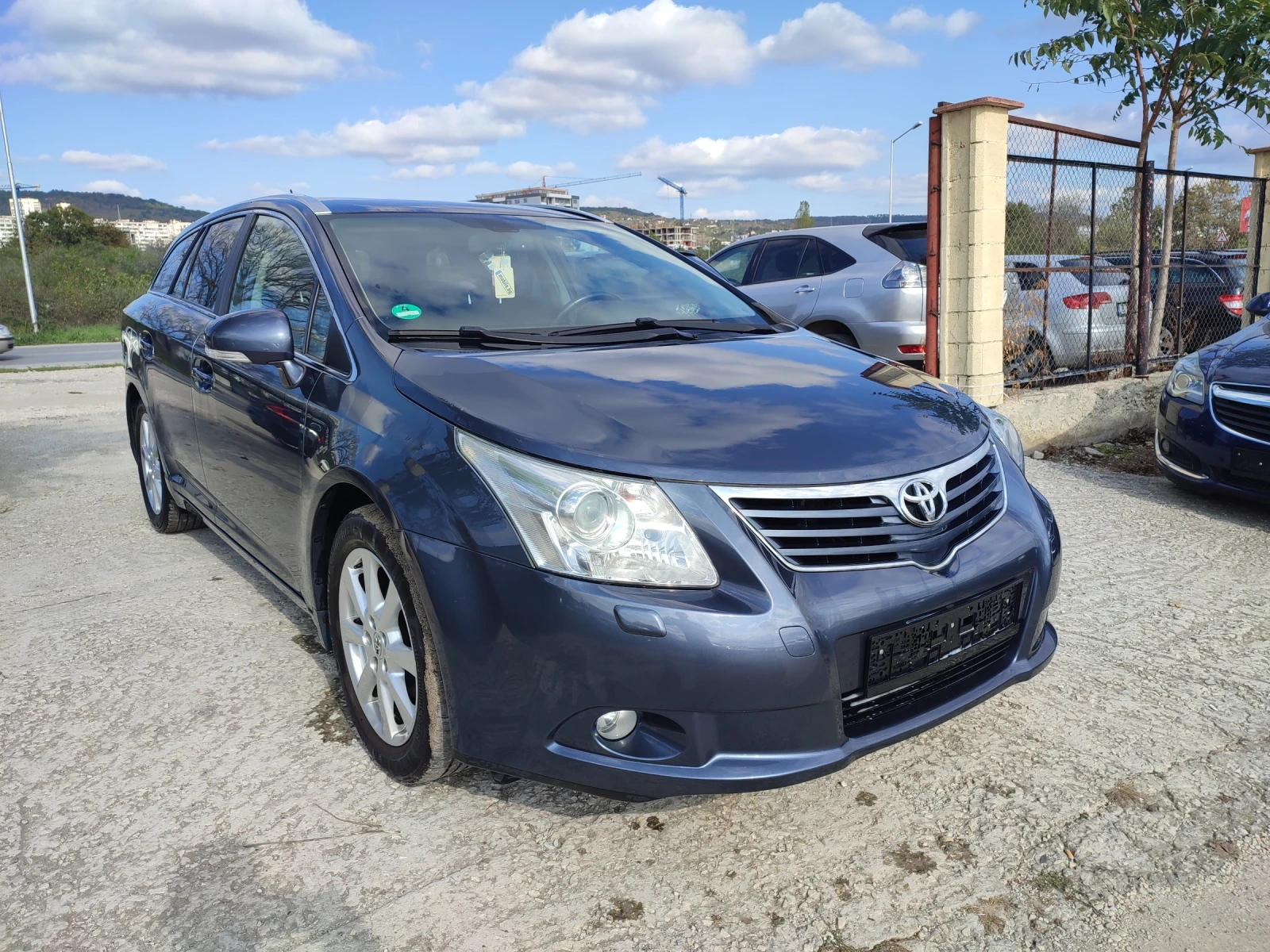 Toyota Avensis 1.8 i панорама  - изображение 4