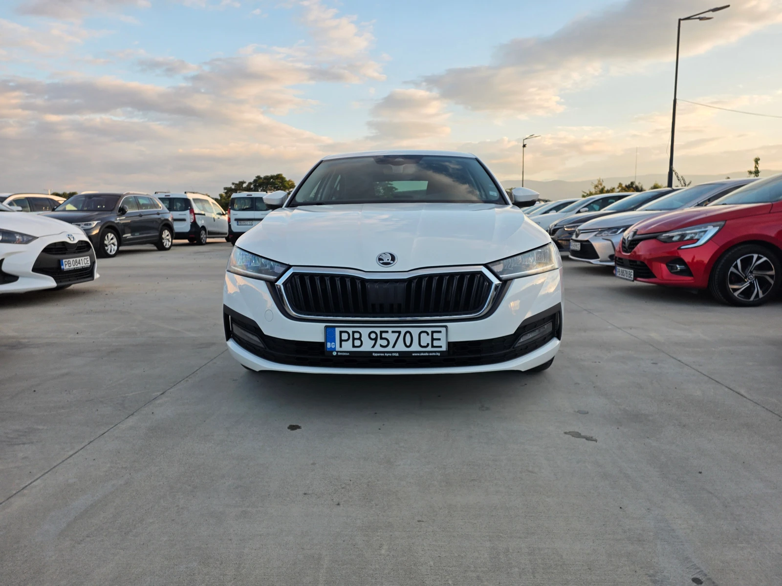 Skoda Octavia С Гаранция 2.0TDI-А/Т, снимка 8 - Автомобили и джипове - 53326683