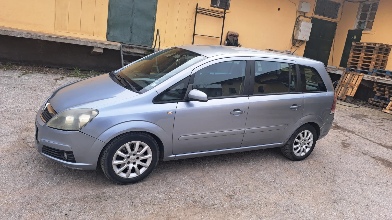 Opel Zafira, снимка 4 - Автомобили и джипове - 53834903