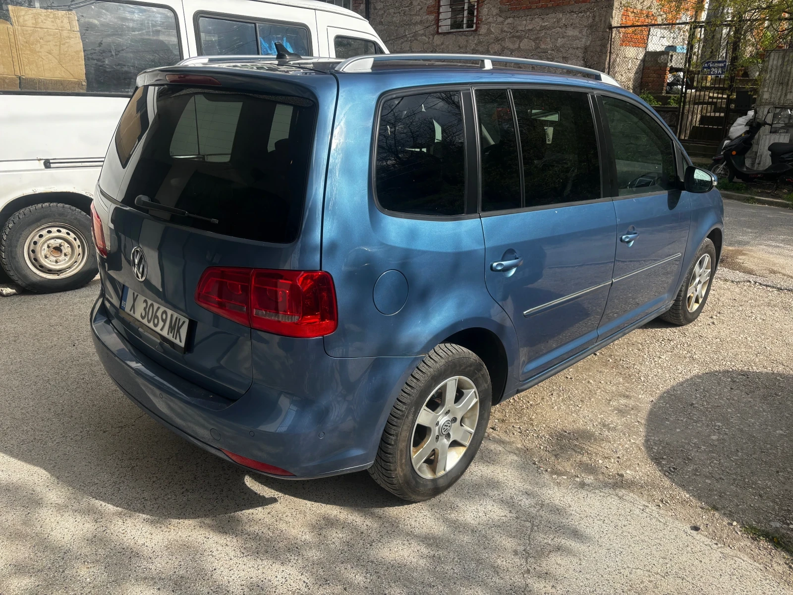 VW Touran 1.6 tdi 105, снимка 5 - Автомобили и джипове - 54119007