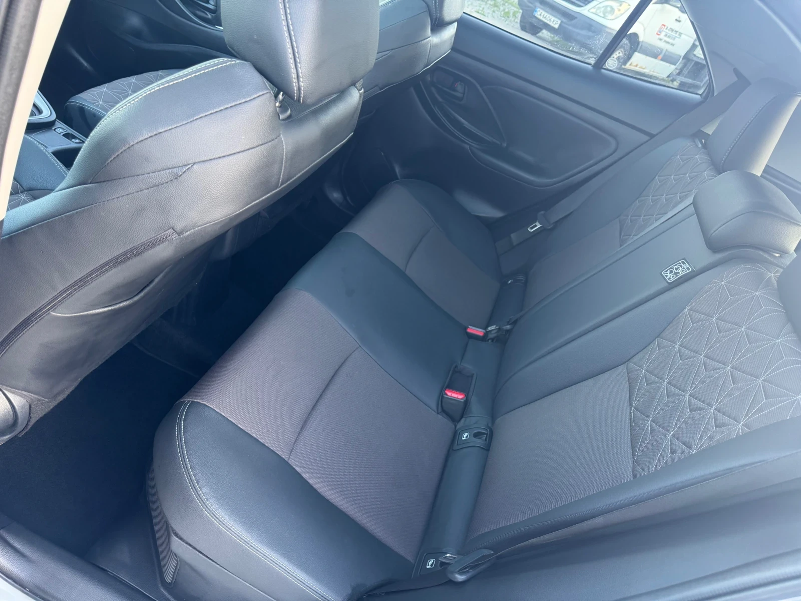 Toyota Yaris Cross 1.5i - Hybrid / �������� / ��������� | Mobile.bg � ����������� 10