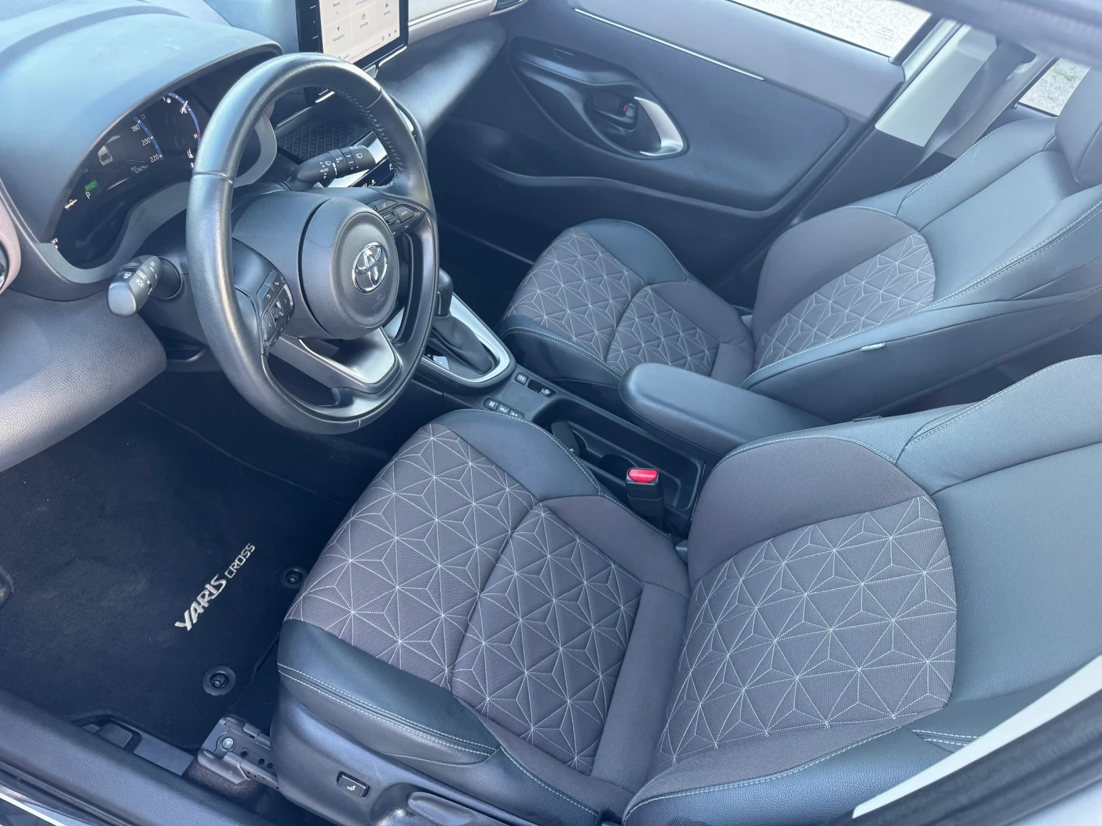 Toyota Yaris Cross 1.5i - Hybrid / �������� / ��������� | Mobile.bg � ����������� 8