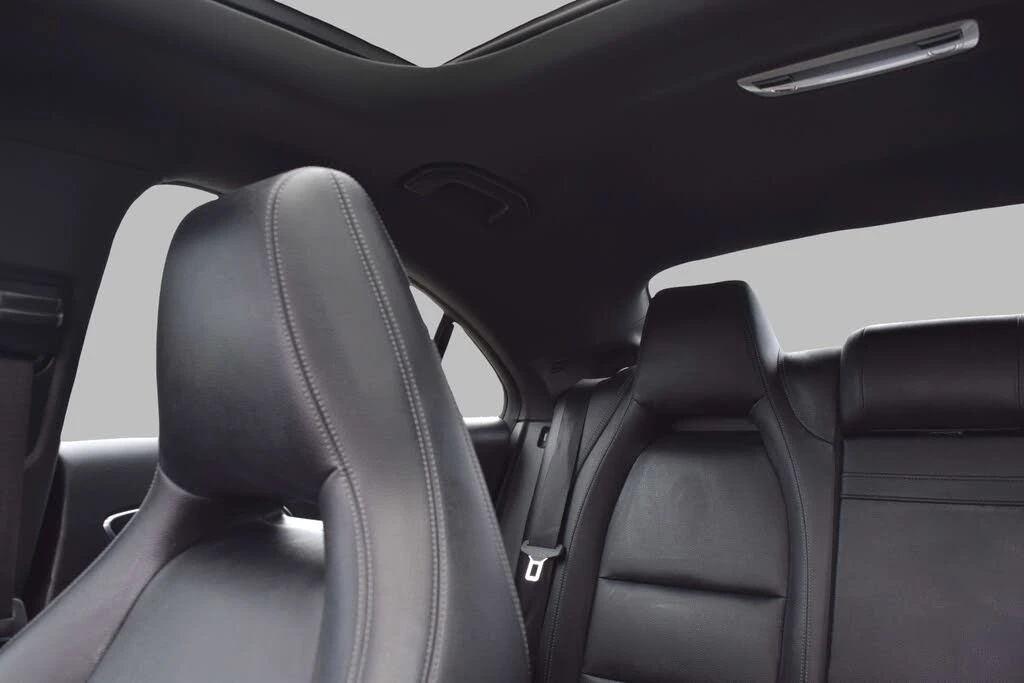 Mercedes-Benz CLA 250 4MATIC* AвтоКредит * (ЦЕНА ДО БГ), снимка 16 - Автомобили и джипове - 54543110