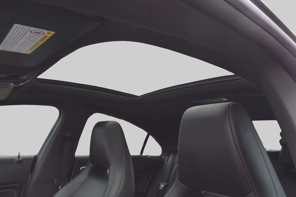 Mercedes-Benz CLA 250 4MATIC* AвтоКредит * (ЦЕНА ДО БГ), снимка 17 - Автомобили и джипове - 54543110