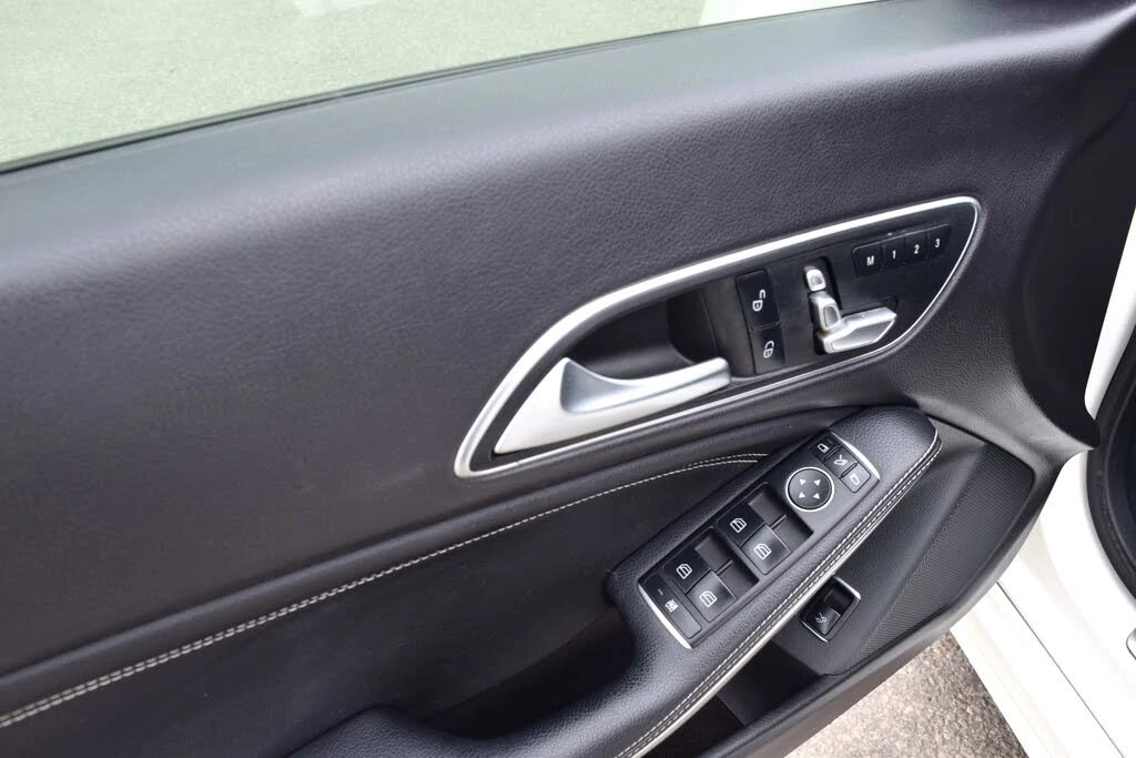 Mercedes-Benz CLA 250 4MATIC* AвтоКредит * (ЦЕНА ДО БГ), снимка 14 - Автомобили и джипове - 54543110