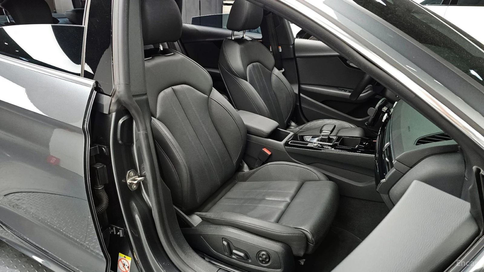Audi A5 40TFSI/SPORTBACK/DRIVE-ASSISTS/SUNROOF, снимка 12 - Автомобили и джипове - 55681366