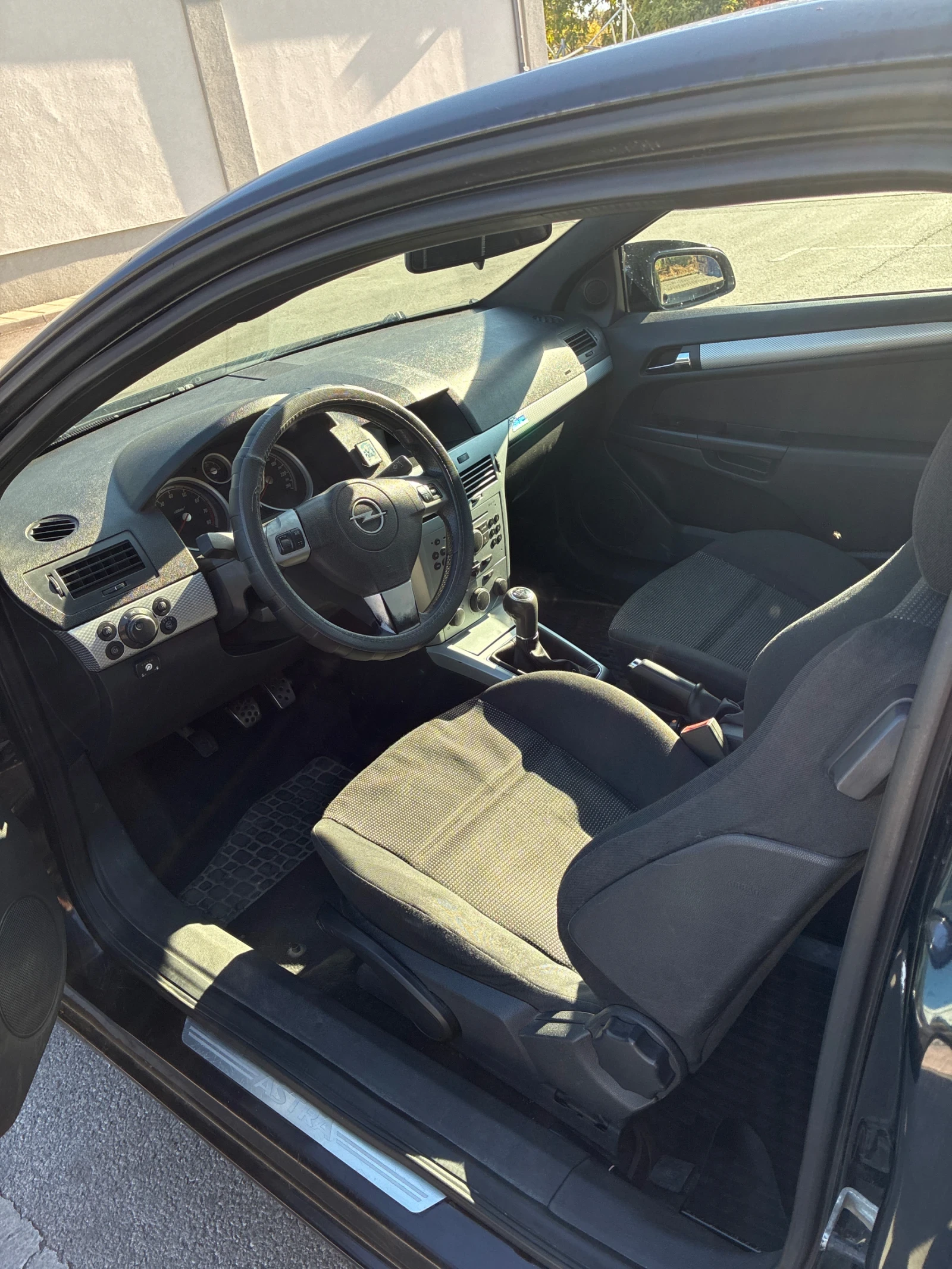 Opel Astra Gtc, снимка 8 - Автомобили и джипове - 55979644