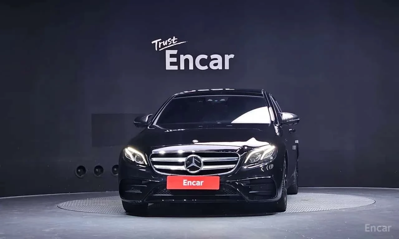 Mercedes-Benz E 350 4MATIC AMG Line/ДИСТРОНИК/360/ПОДГРЕВ/ПАНО/, снимка 3 - Автомобили и джипове - 56165733