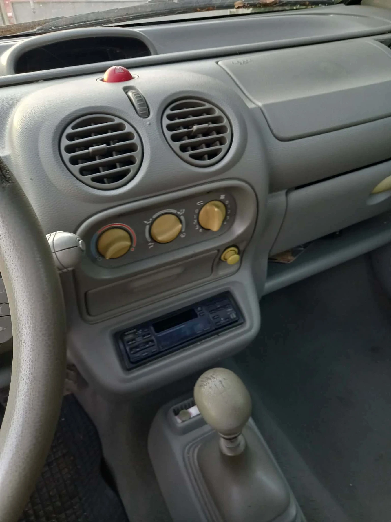 Renault Twingo, снимка 13 - Автомобили и джипове - 56300762