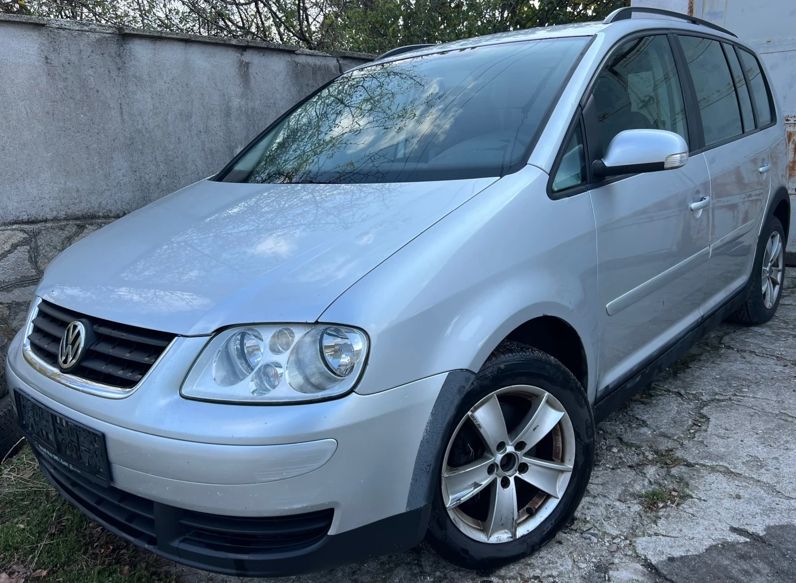 VW Touran 1.9TDi BLS 6ск
