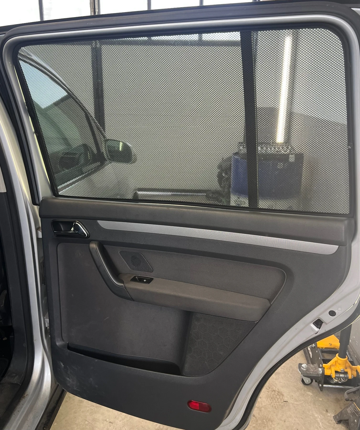VW Touran 1.9TDi BLS 6ск, снимка 11 - Автомобили и джипове - 56661418
