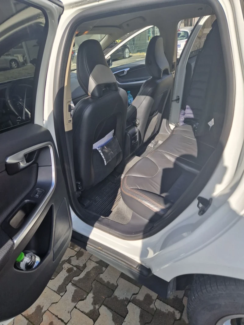 Volvo XC60, снимка 9 - Автомобили и джипове - 52506087