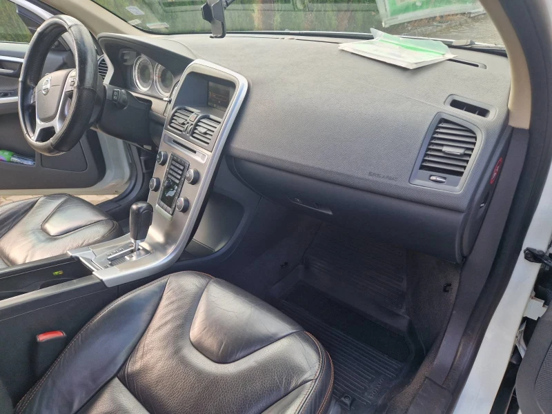 Volvo XC60, снимка 6 - Автомобили и джипове - 52506087